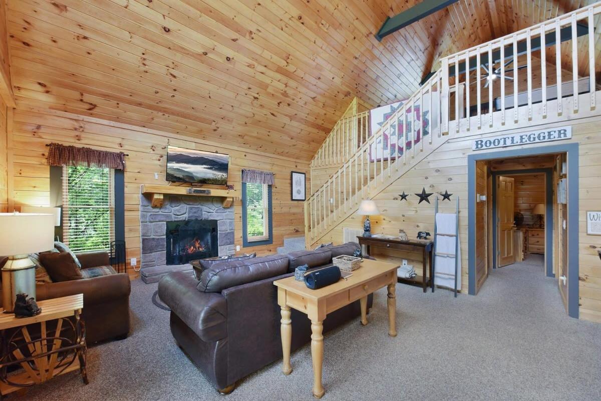 Ryes And Shine Bootlegger'S Cabin! Hot Tub* Pool* Arcade* Billiards *Ev * Pet Friendly 세비어빌 외부 사진