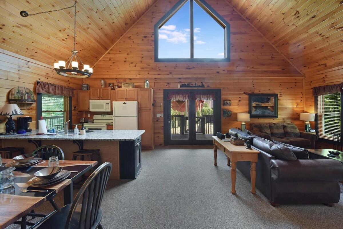 Ryes And Shine Bootlegger'S Cabin! Hot Tub* Pool* Arcade* Billiards *Ev * Pet Friendly 세비어빌 외부 사진