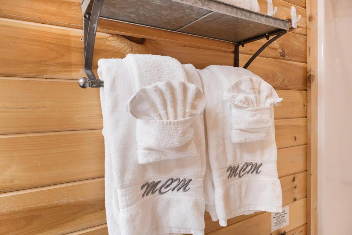 Ryes And Shine Bootlegger'S Cabin! Hot Tub* Pool* Arcade* Billiards *Ev * Pet Friendly 세비어빌 외부 사진