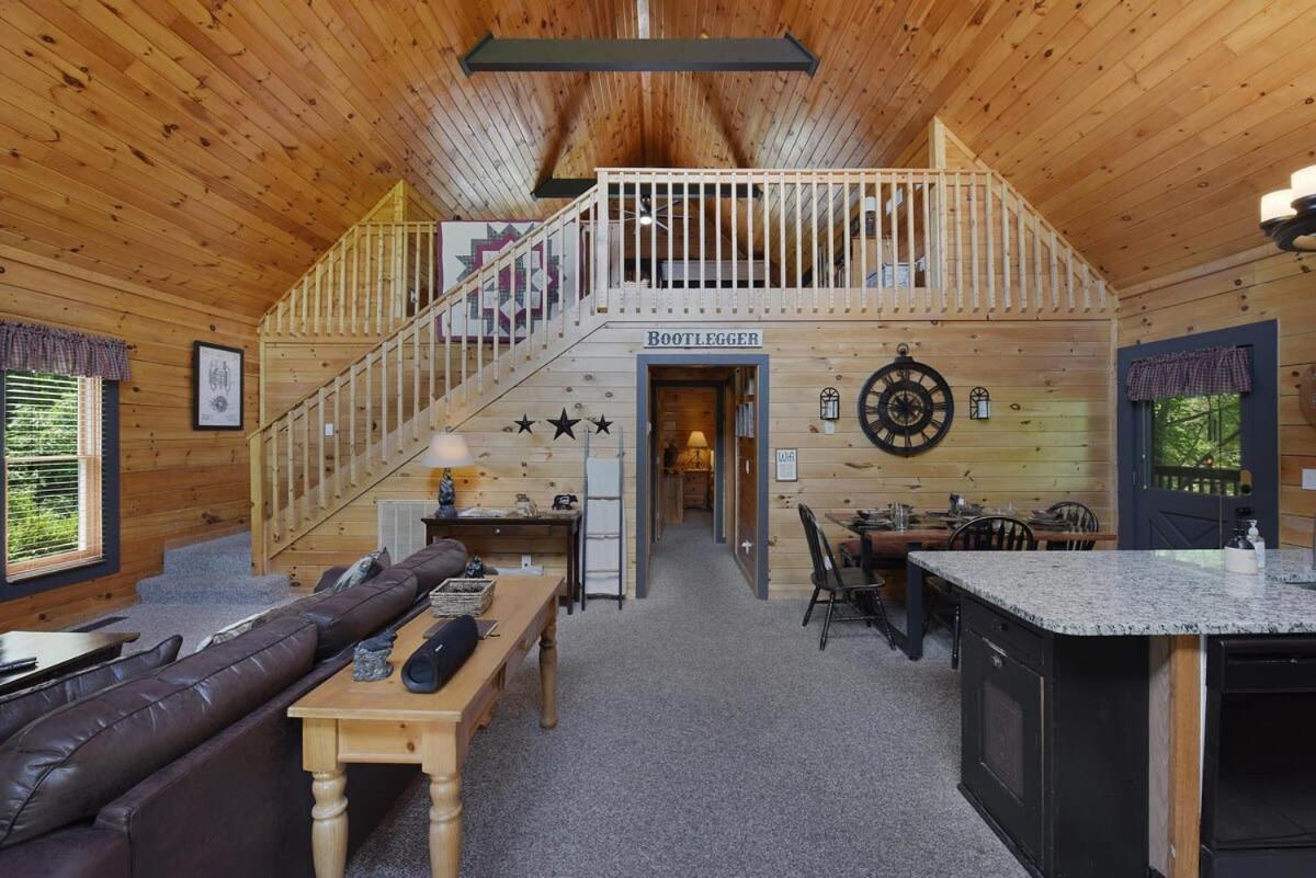 Ryes And Shine Bootlegger'S Cabin! Hot Tub* Pool* Arcade* Billiards *Ev * Pet Friendly 세비어빌 외부 사진