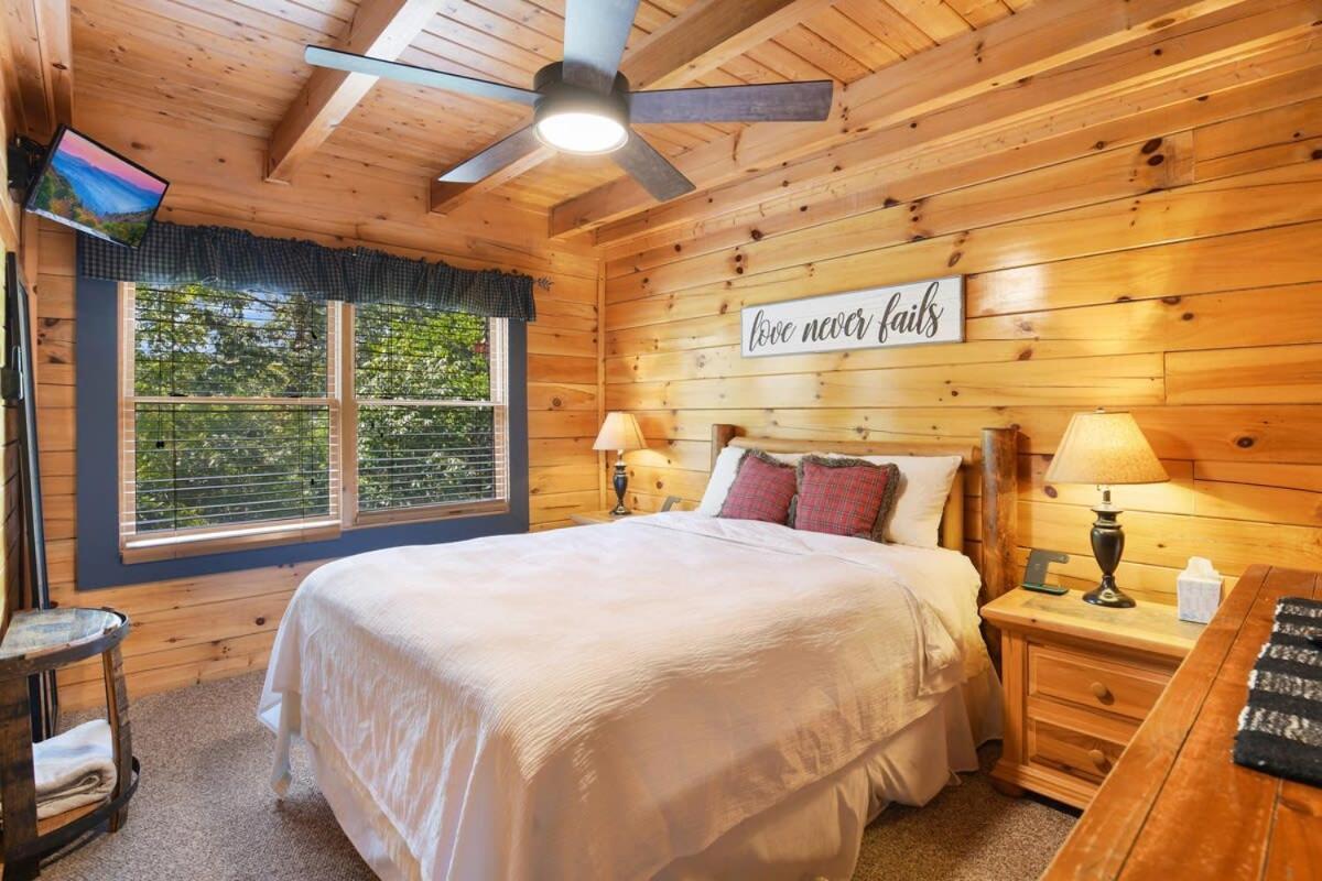 Ryes And Shine Bootlegger'S Cabin! Hot Tub* Pool* Arcade* Billiards *Ev * Pet Friendly 세비어빌 외부 사진