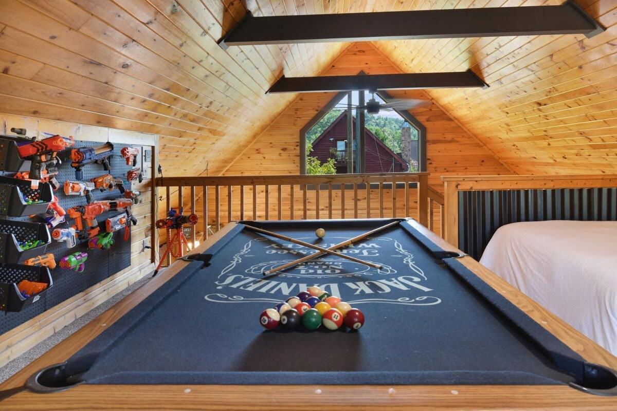 Ryes And Shine Bootlegger'S Cabin! Hot Tub* Pool* Arcade* Billiards *Ev * Pet Friendly 세비어빌 외부 사진