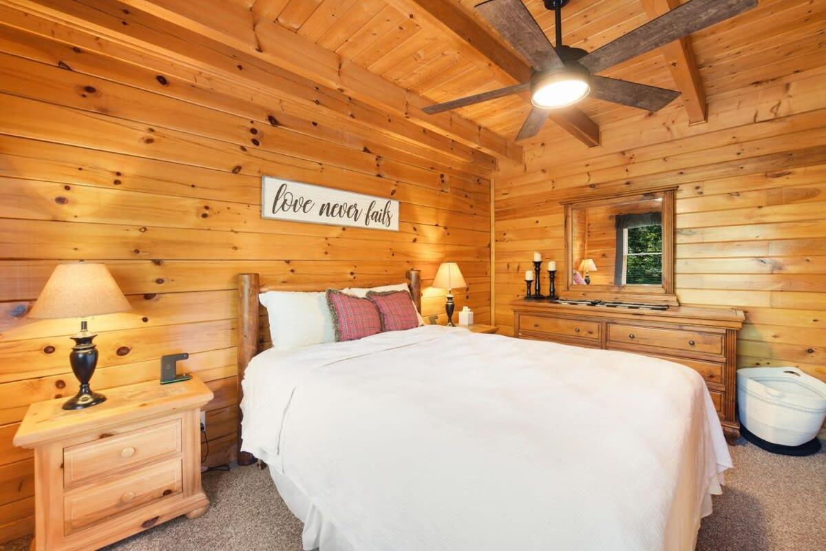 Ryes And Shine Bootlegger'S Cabin! Hot Tub* Pool* Arcade* Billiards *Ev * Pet Friendly 세비어빌 외부 사진