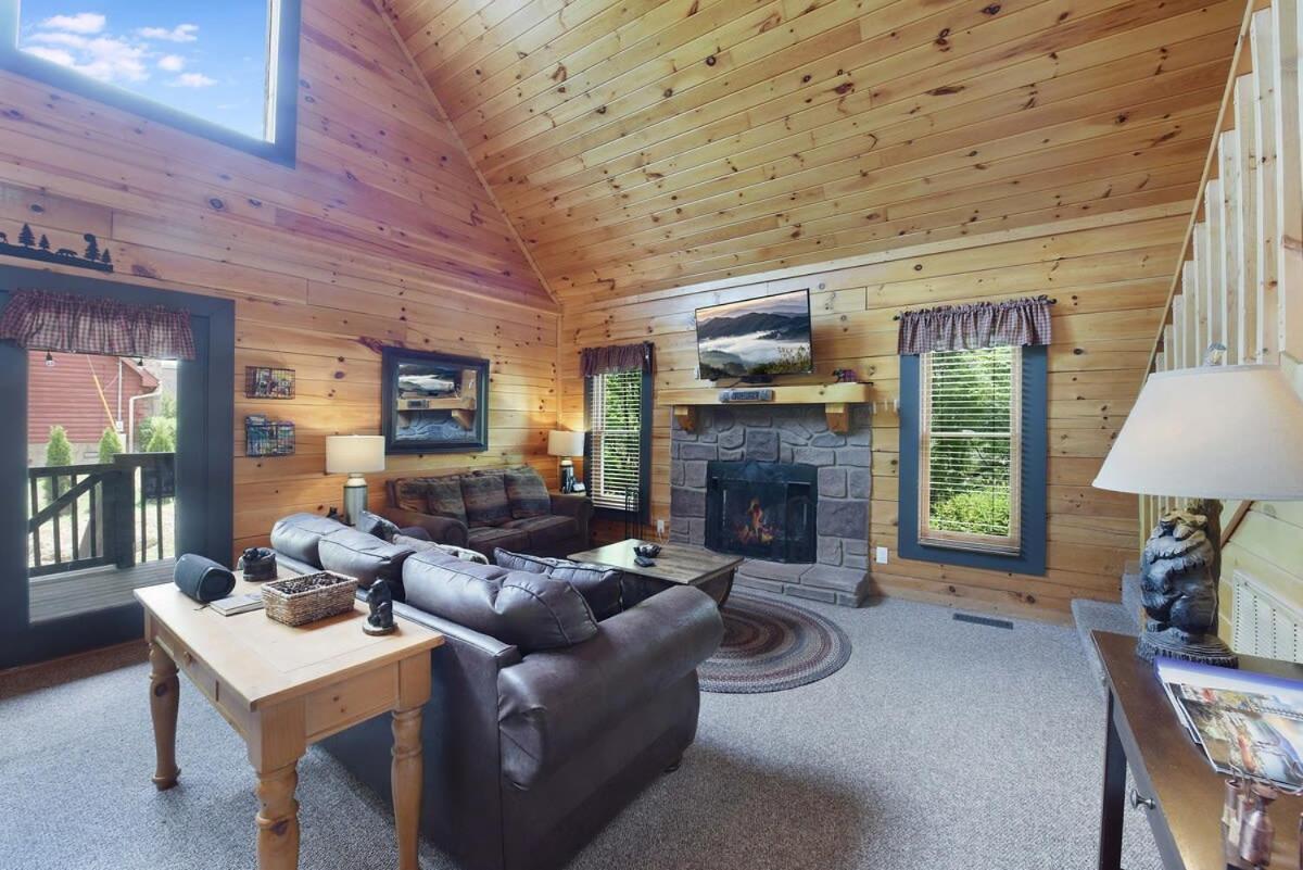 Ryes And Shine Bootlegger'S Cabin! Hot Tub* Pool* Arcade* Billiards *Ev * Pet Friendly 세비어빌 외부 사진
