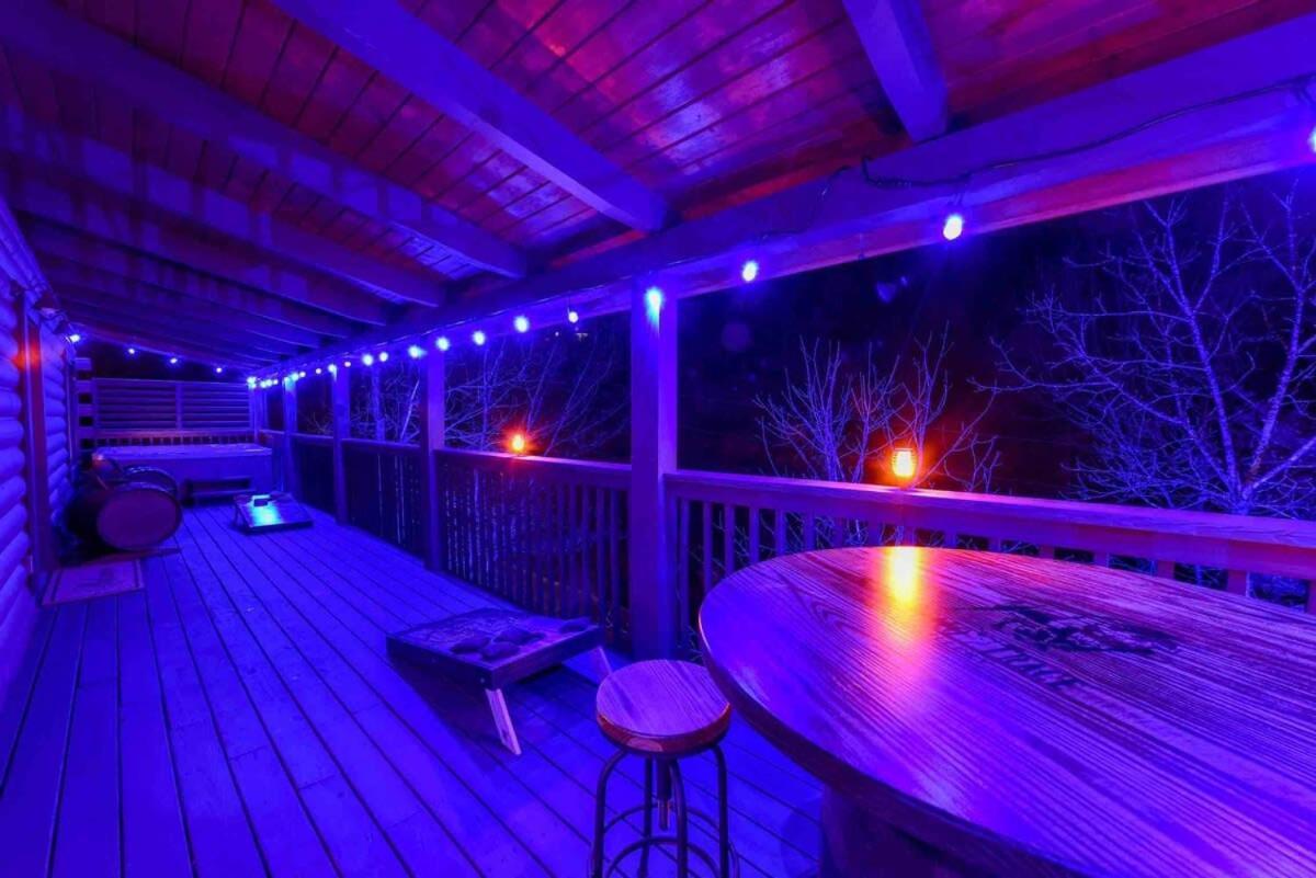 Ryes And Shine Bootlegger'S Cabin! Hot Tub* Pool* Arcade* Billiards *Ev * Pet Friendly 세비어빌 외부 사진